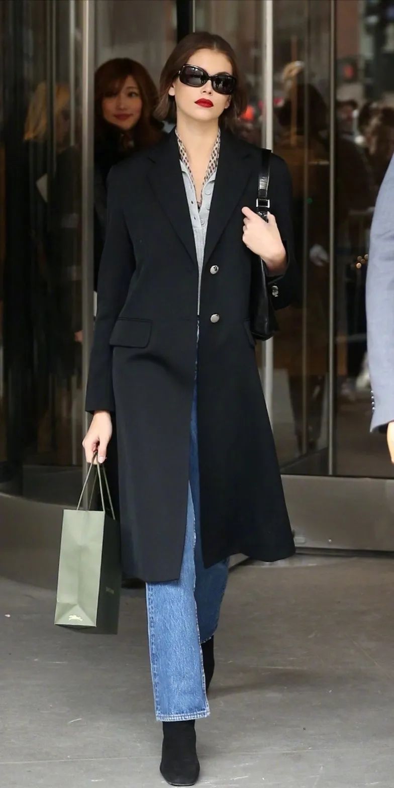 安吉丽娜朱莉大衣,安吉丽娜朱莉的冬季大衣街拍