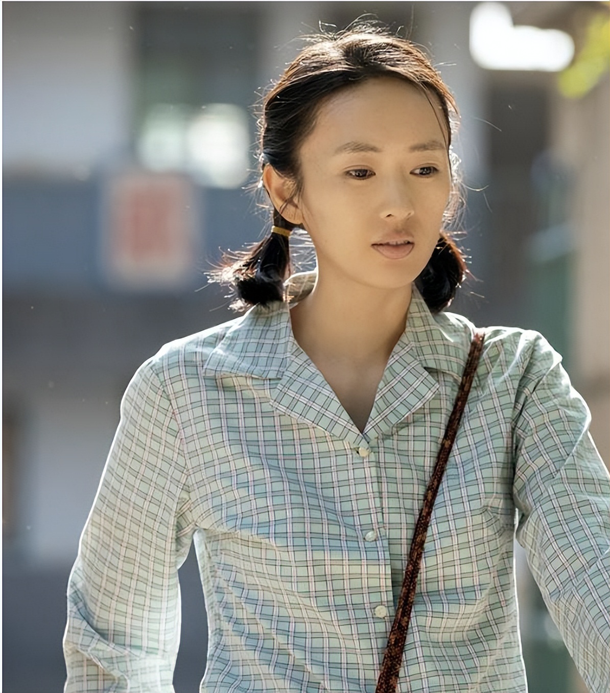 嫁人即翻身？从丑闻女主到逆袭视后，童谣身后的故事从没那么简单