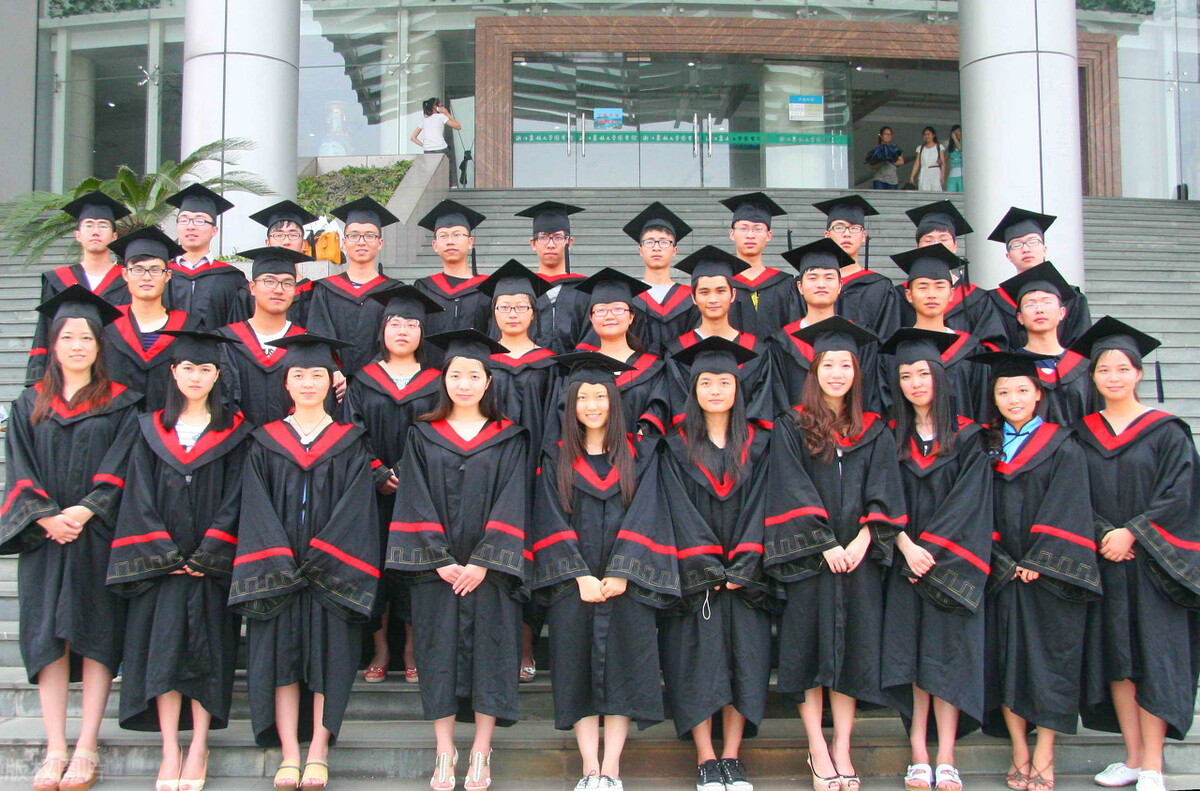 大批北大毕业生保研武大中大：学习难保研难，00后成最辛苦一代