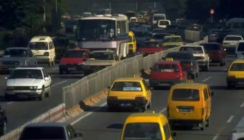 刘益谦为何卖藏品,刘益谦28亿喝茶图片