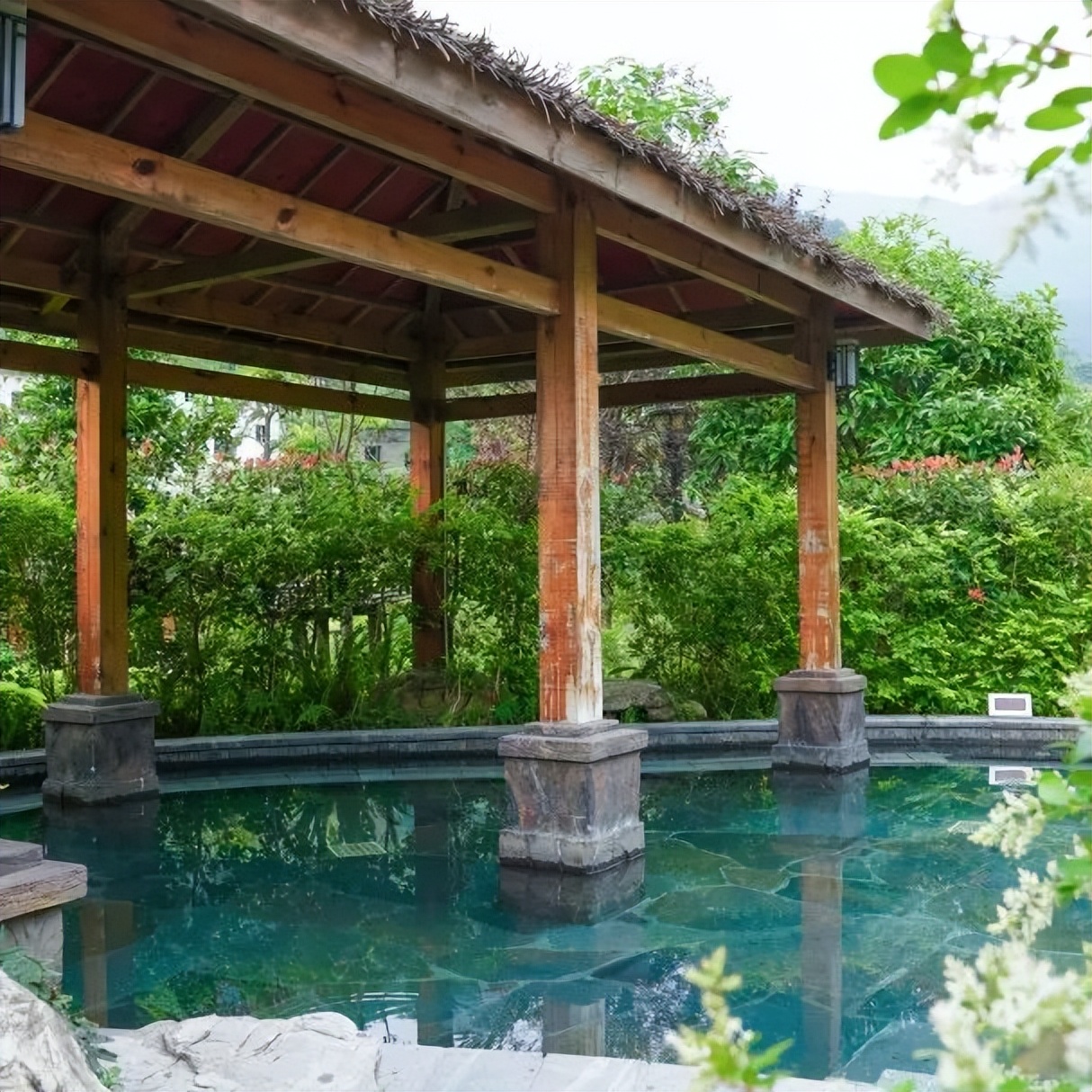 金佛山景区内温泉,金佛山温泉度假村泡温泉