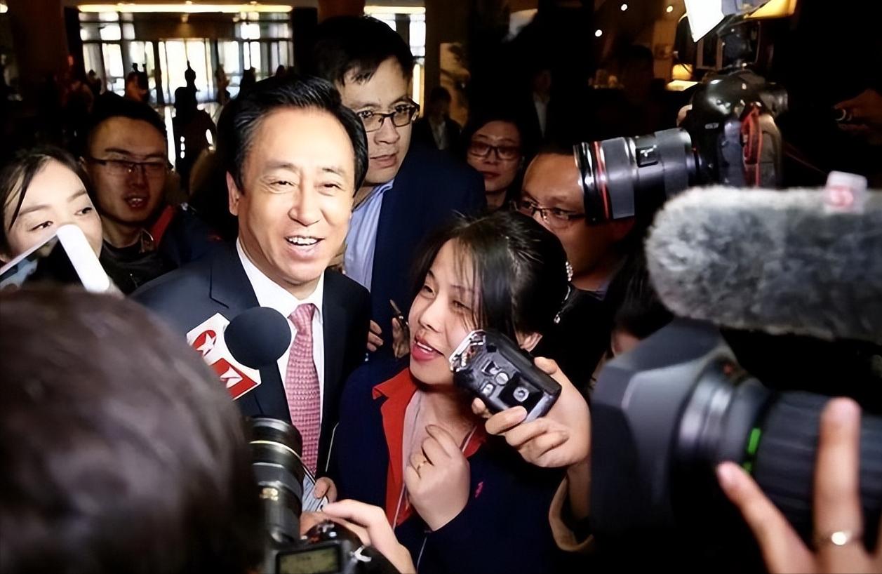 马斯克能还上许家印所欠的钱吗,马斯克当全球首富后屡遭逼捐