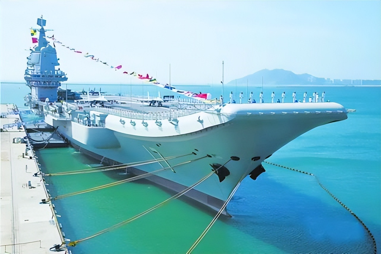 福建大型相控阵雷达,福建舰作战能力与美国航母对比