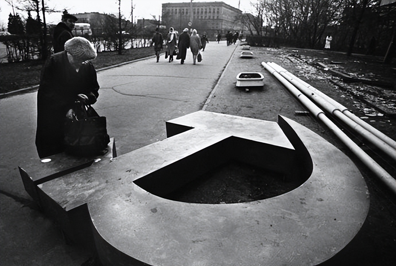 称霸世界80年，去美元潮为何偏发生在2023年?毛主席的话正在应验