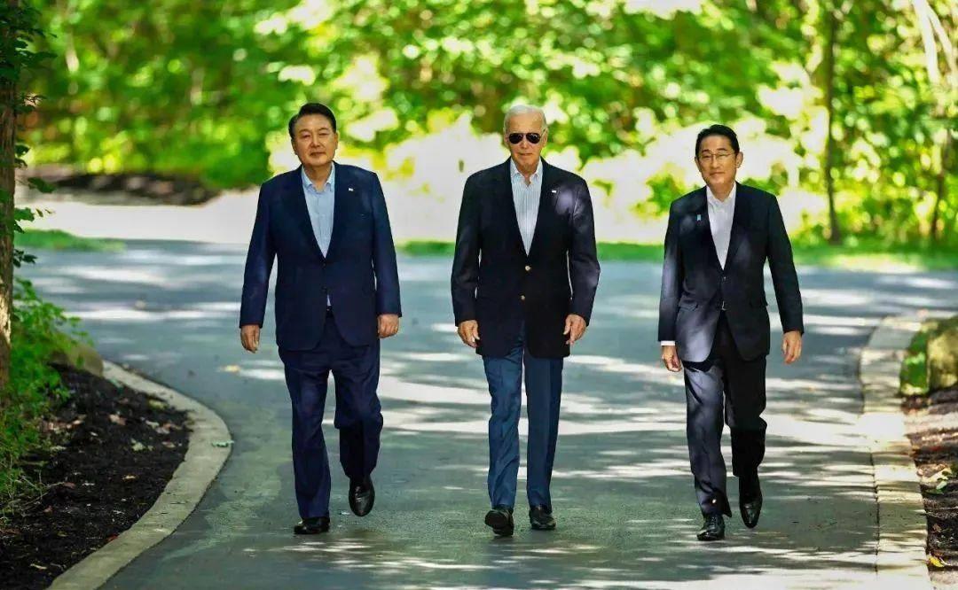 尹锡悦父亲葬礼视频,尹锡悦父亲葬礼