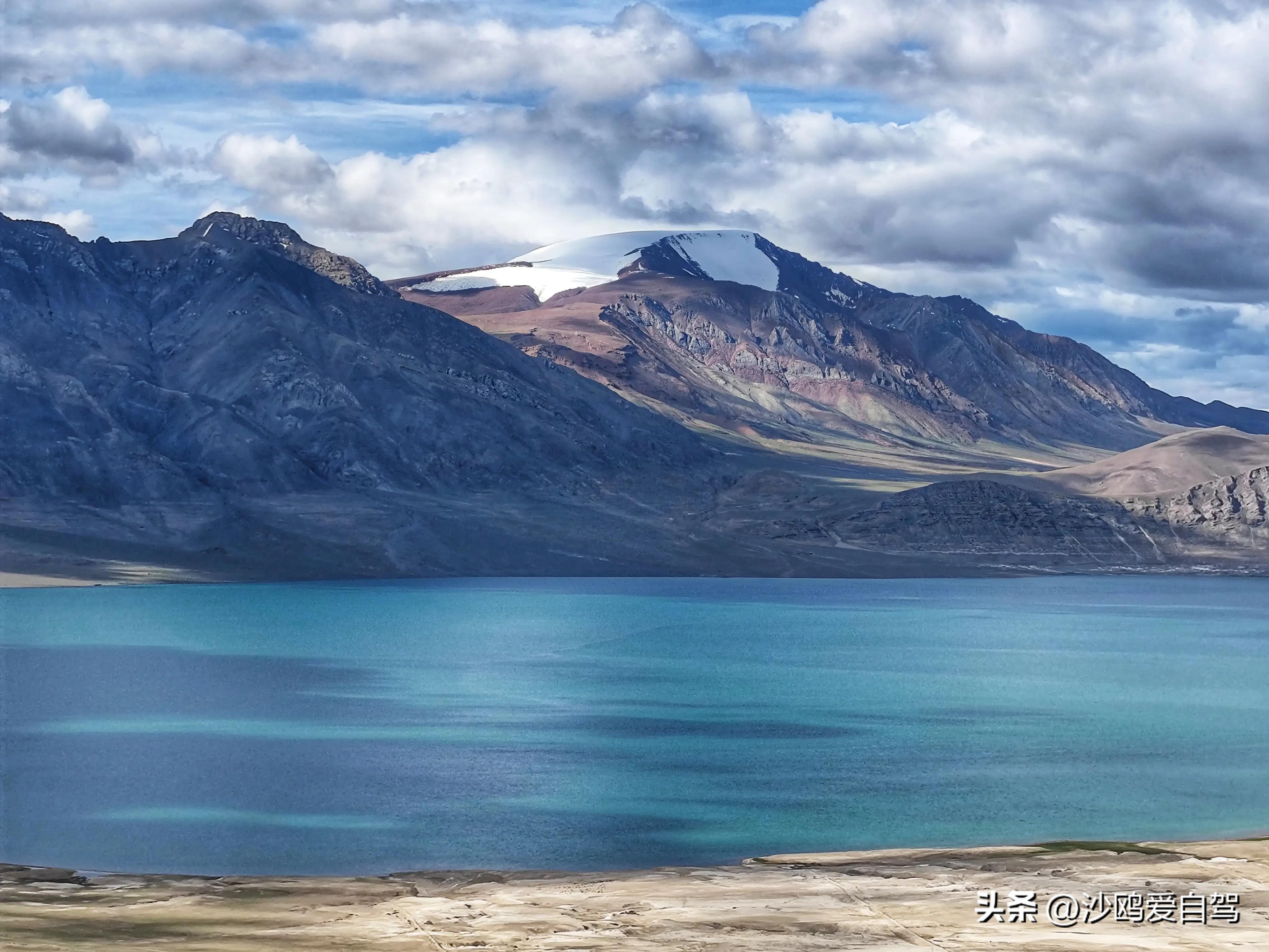 自驾四进*藏西***疆新**第12天:人在囧途:当惹雍措圣湖边陷车,轮胎鼓包
