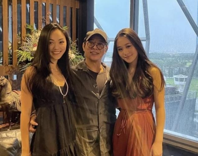 李连杰和黄秋燕的女儿今何在,李连杰谈黄秋燕和利智