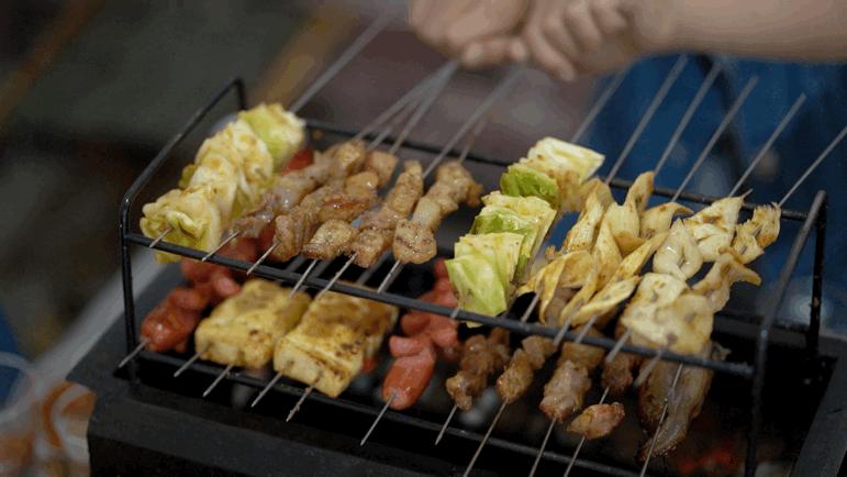 说实在的，淄博现在的境界有点无与伦比，把游客宠的不轻