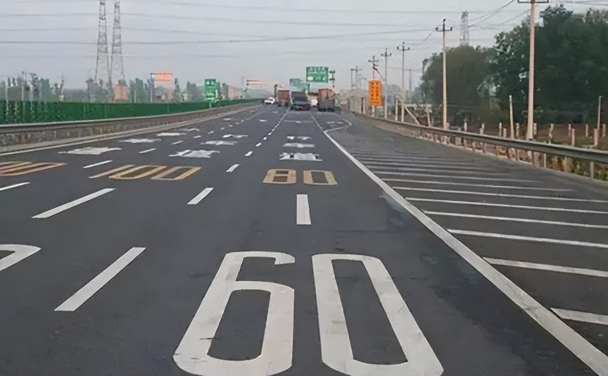 高速没达到最低限速会扣分吗,一条高速怎么查询限速多少