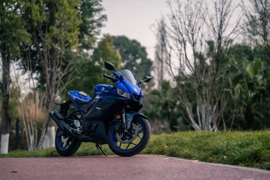 新款雅马哈yzfr3怎么样,雅马哈YZF-R25测评