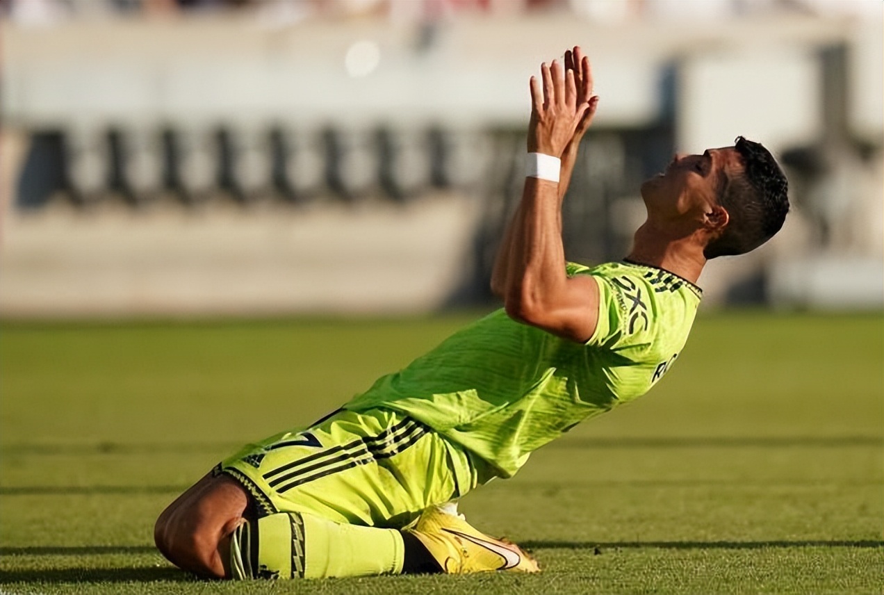 球王梅西神来之笔,梅西裁判吹哨