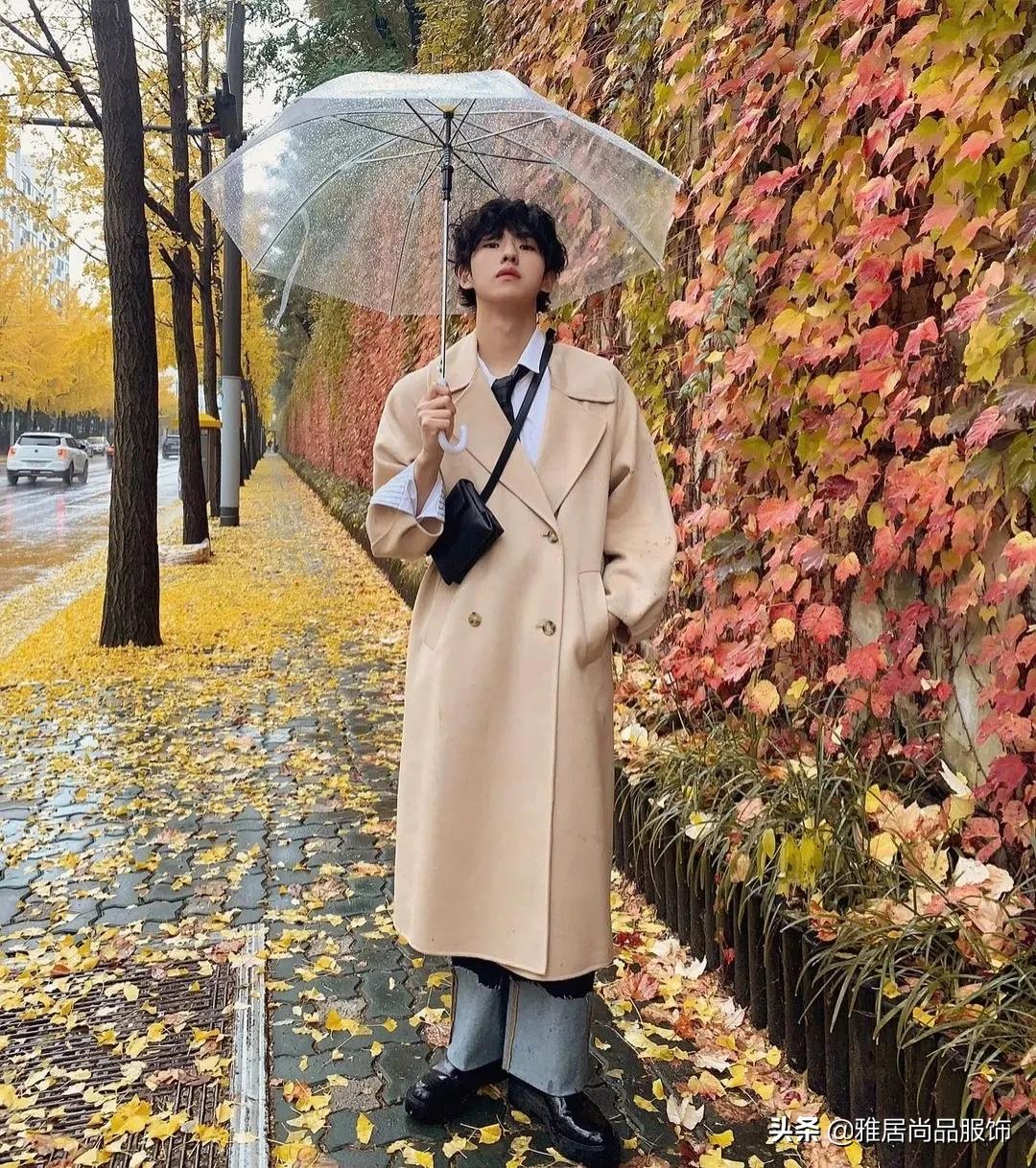 男士黑色大衣内搭什么颜色打底,男士穿大衣怎么搭配裤子和鞋子