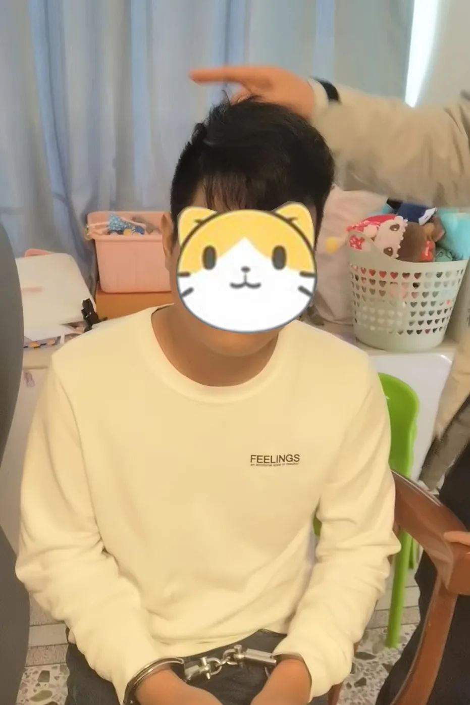 靖州警方抓赌新闻,宜州破获两起网络赌博案