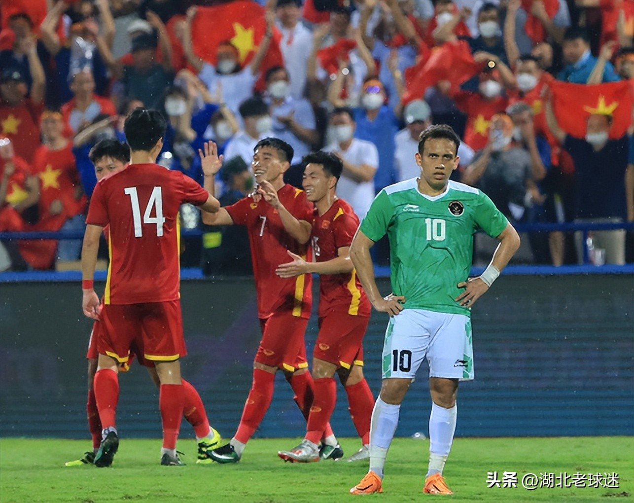 各国足球国家队主教练年薪,足球别人家的教练