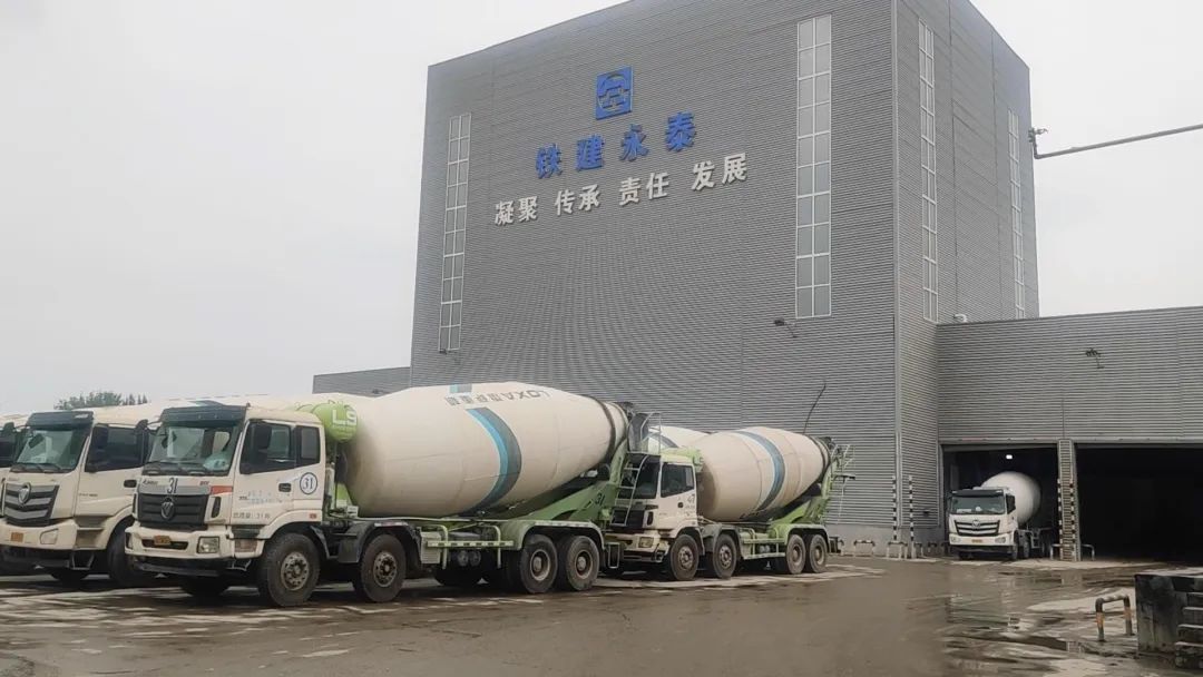 缔造首都精品工程,北京铁建永泰为福田雷萨搅拌车点赞