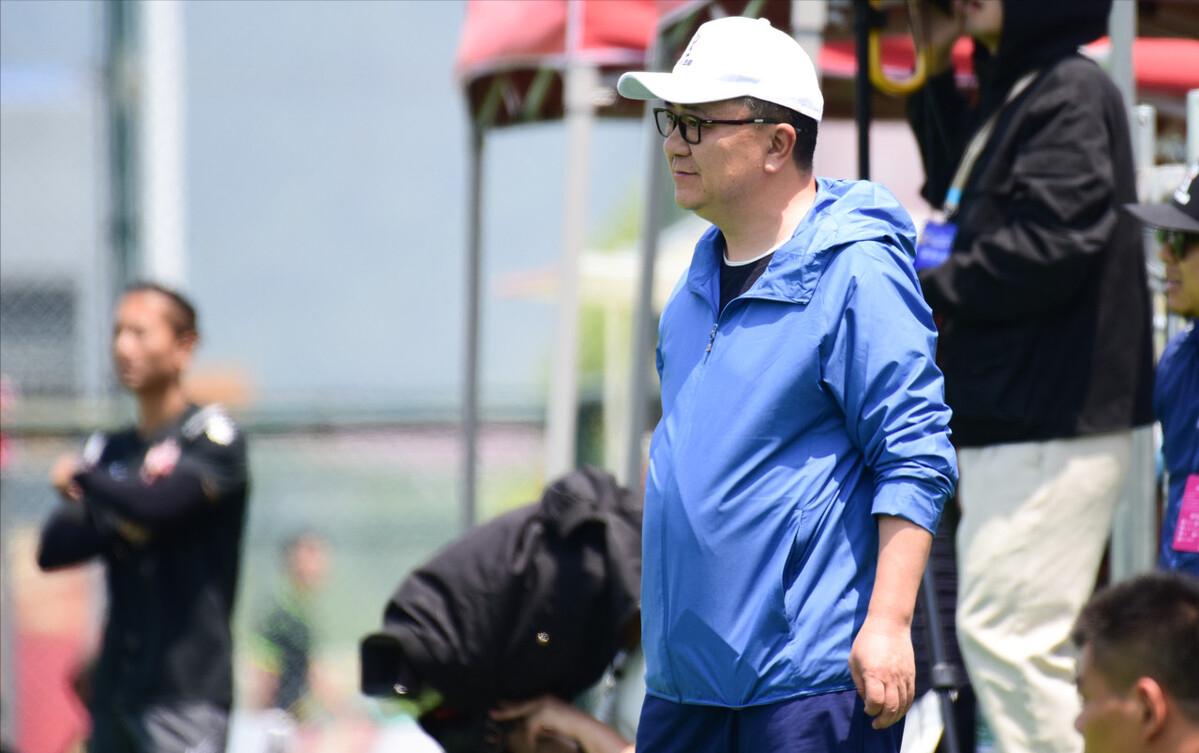 冯巩说冯潇霆,冯巩吐槽国足完整视频