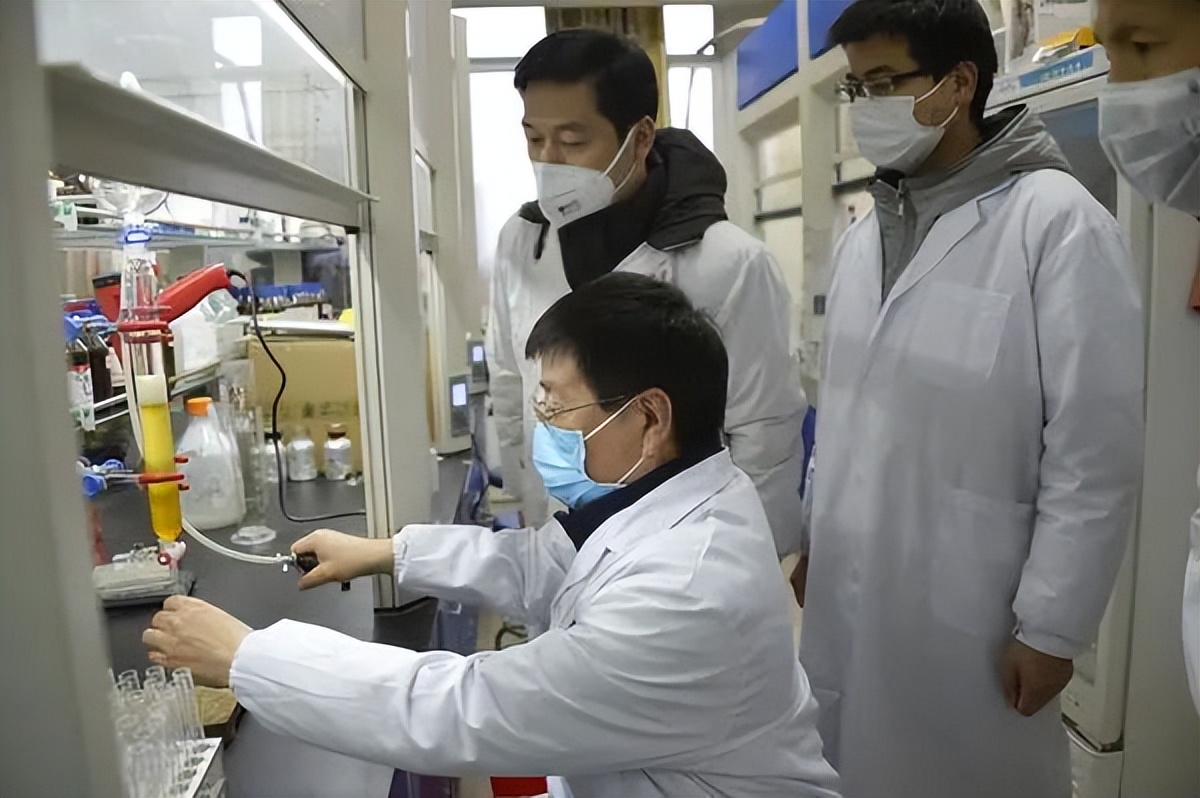 首个国产抗新冠口服药获批上市,郑州大学常俊标教授发明