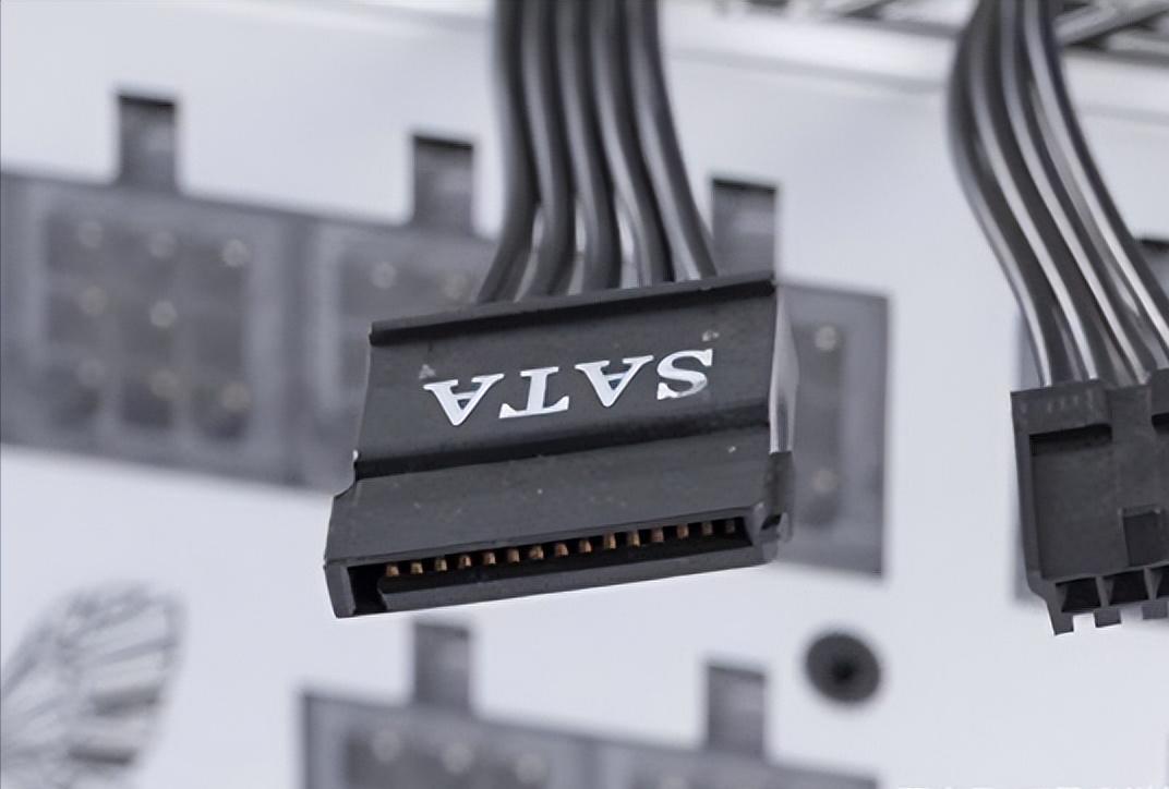 电脑电源接口详解,电脑电源接口及电压详解