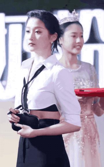 到底谁是假唱的,究竟谁是骗子完整