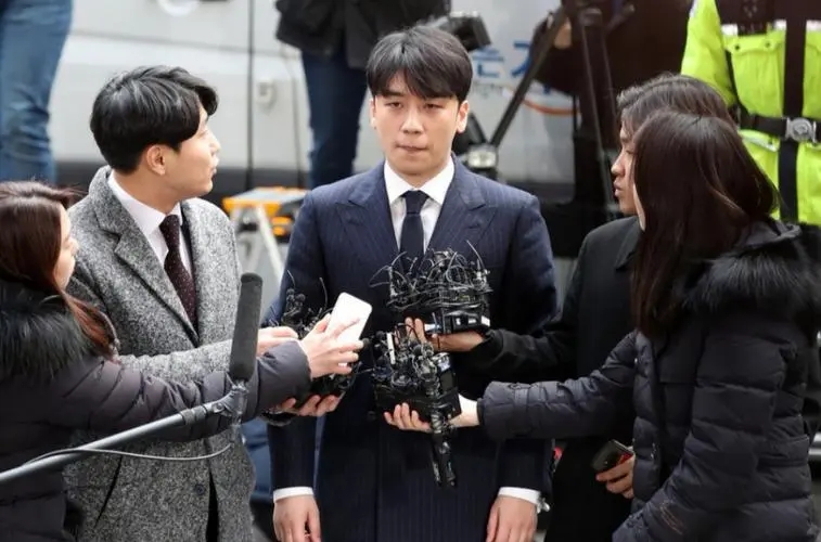 视女星为玩物，把总统当傀儡，煽动部署萨德，韩国乐天有多牛？