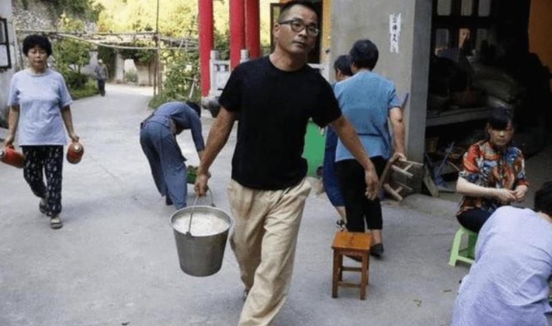 男人放弃千亿资产一心向佛,广东男子放弃百万年薪出家