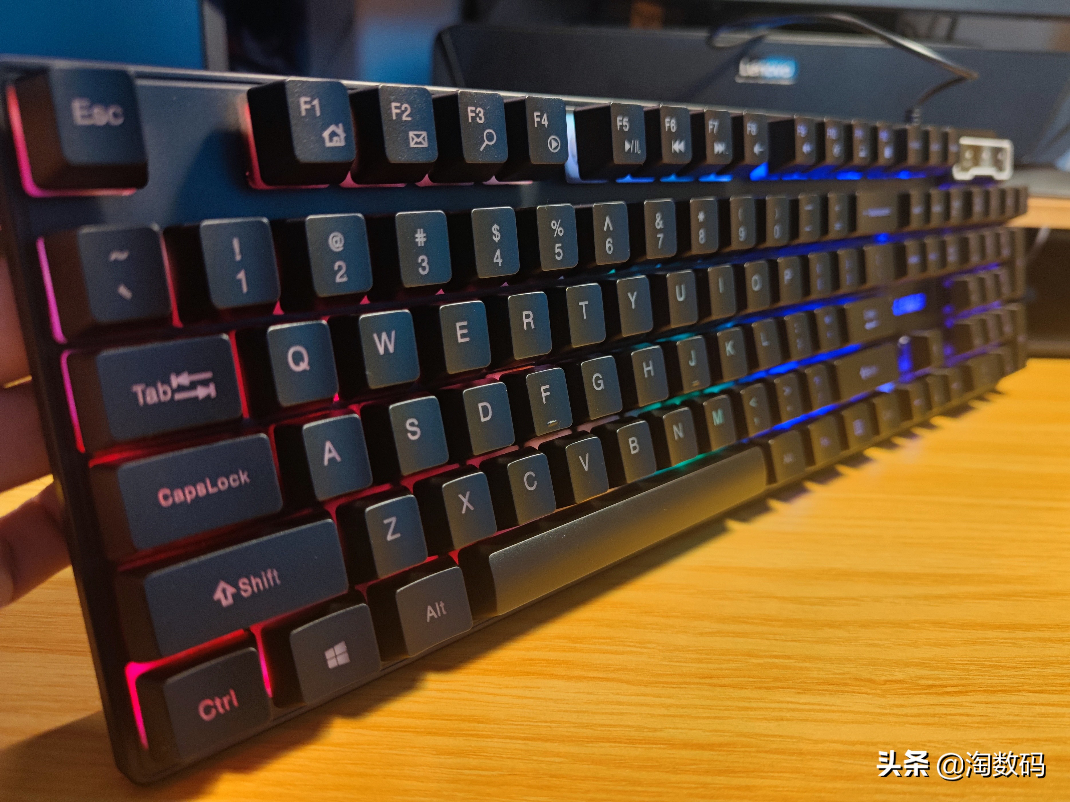 50元的青轴游戏机械键盘推荐,学生党便宜游戏键盘推荐红轴