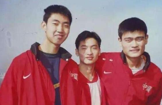 篮球巨星姚明现在的年龄有多大了,姚明为什么退役六年才入选名人堂