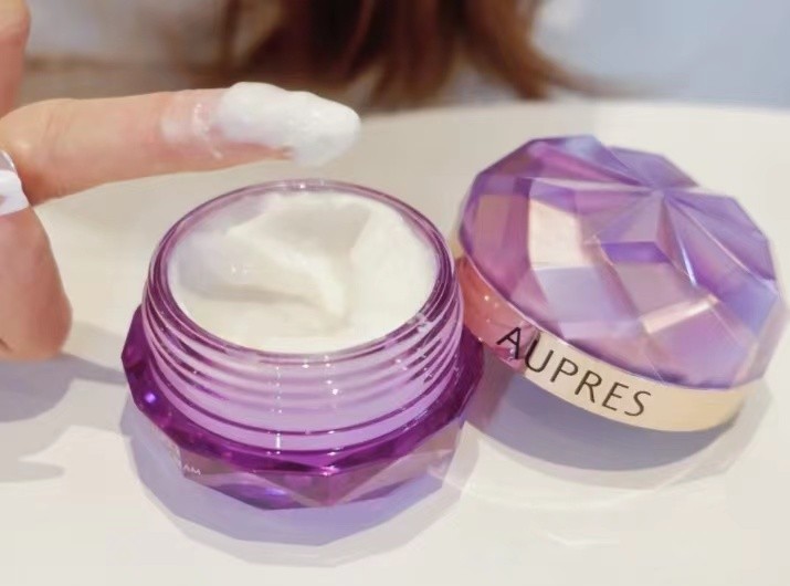 60多岁女人用什么面霜好？这6款好用的抗皱面霜，值得入手