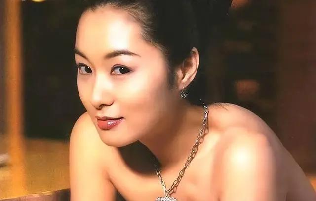 年年传她自杀，你们是多想她死啊？