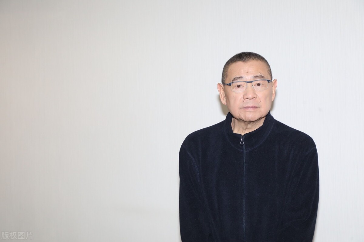 香港财阀内幕揭秘：千亿富豪后宫戏剧惊人，女记者勇夺首富宝座！