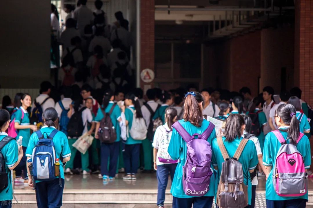 外地生如何报考成都四七九,成都四七九初中是划片就读吗