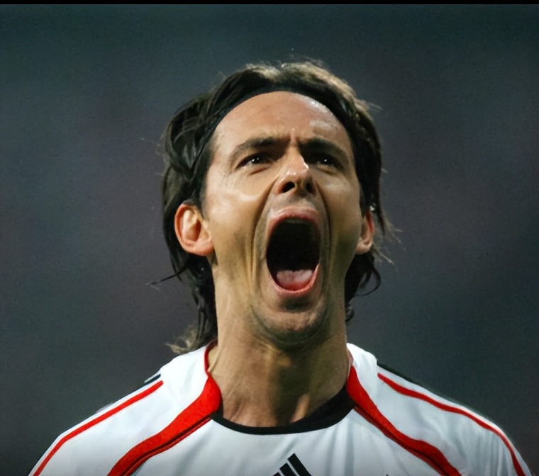 07年ac米兰圣西罗欧冠捧杯,07年ac米兰欧冠决赛