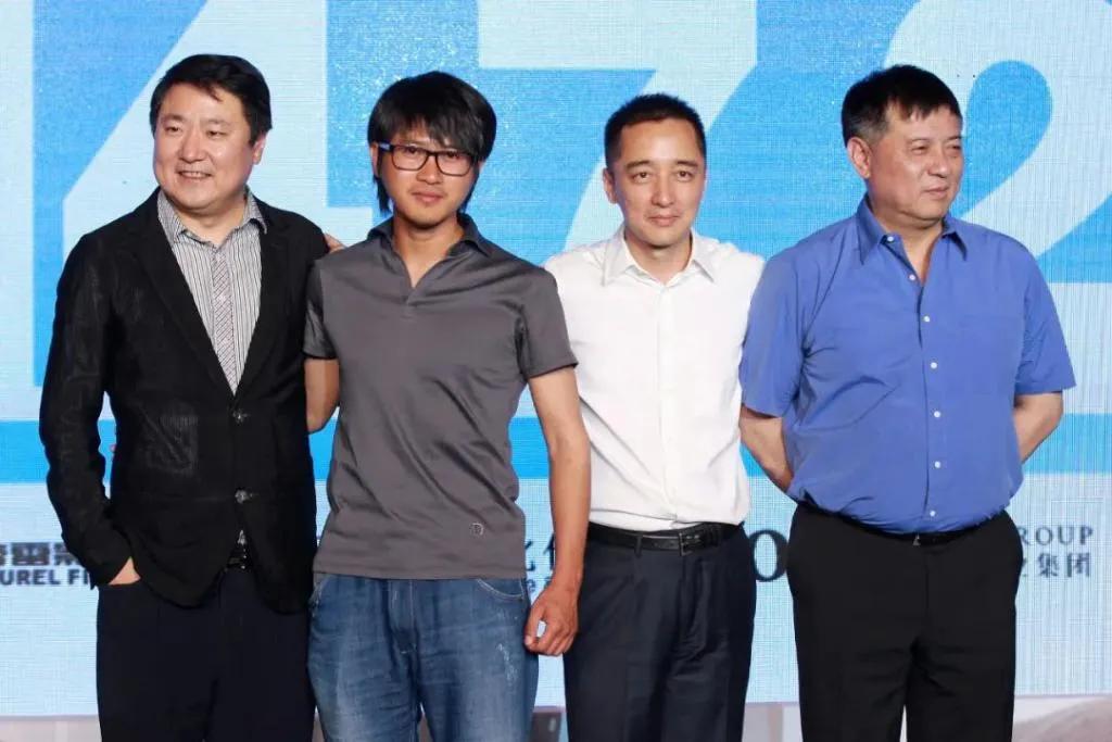 2天6个瓜：离婚、被骗1亿、女歌手演出脱上衣、男星骚扰多名女孩