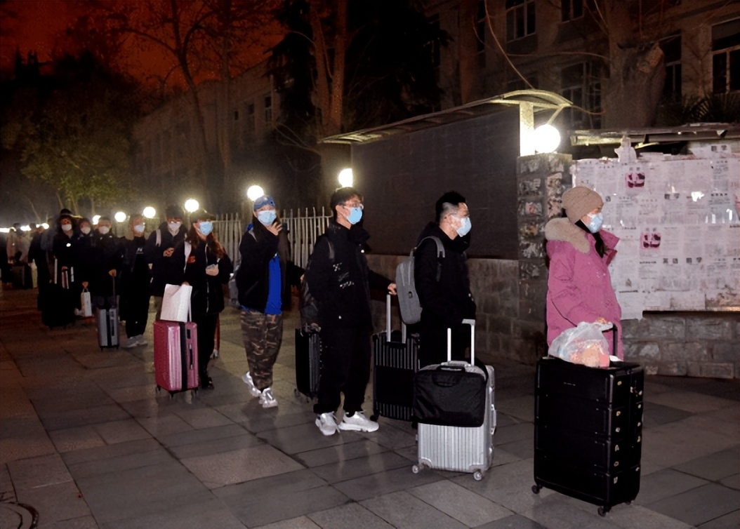 鏉ヨ嚜濉旈噷鏈ㄥ娌虫枃鑻戠殑鏁ｆ枃鍥涚瘒 (鏉ヨ嚜濉旈噷鏈ㄥ娌虫枃鑻戠殑缇庢枃浜旂瘒)