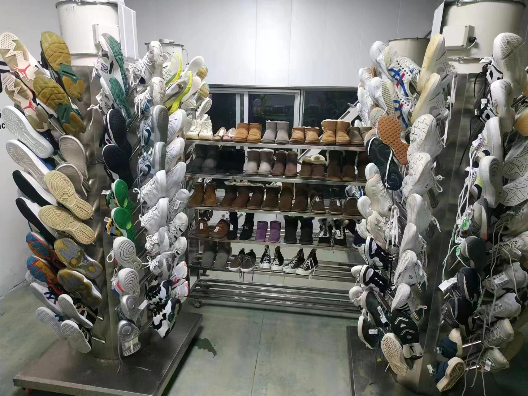 开一家专业洗鞋店的真实经历,开一家洗鞋店一年能挣多少钱