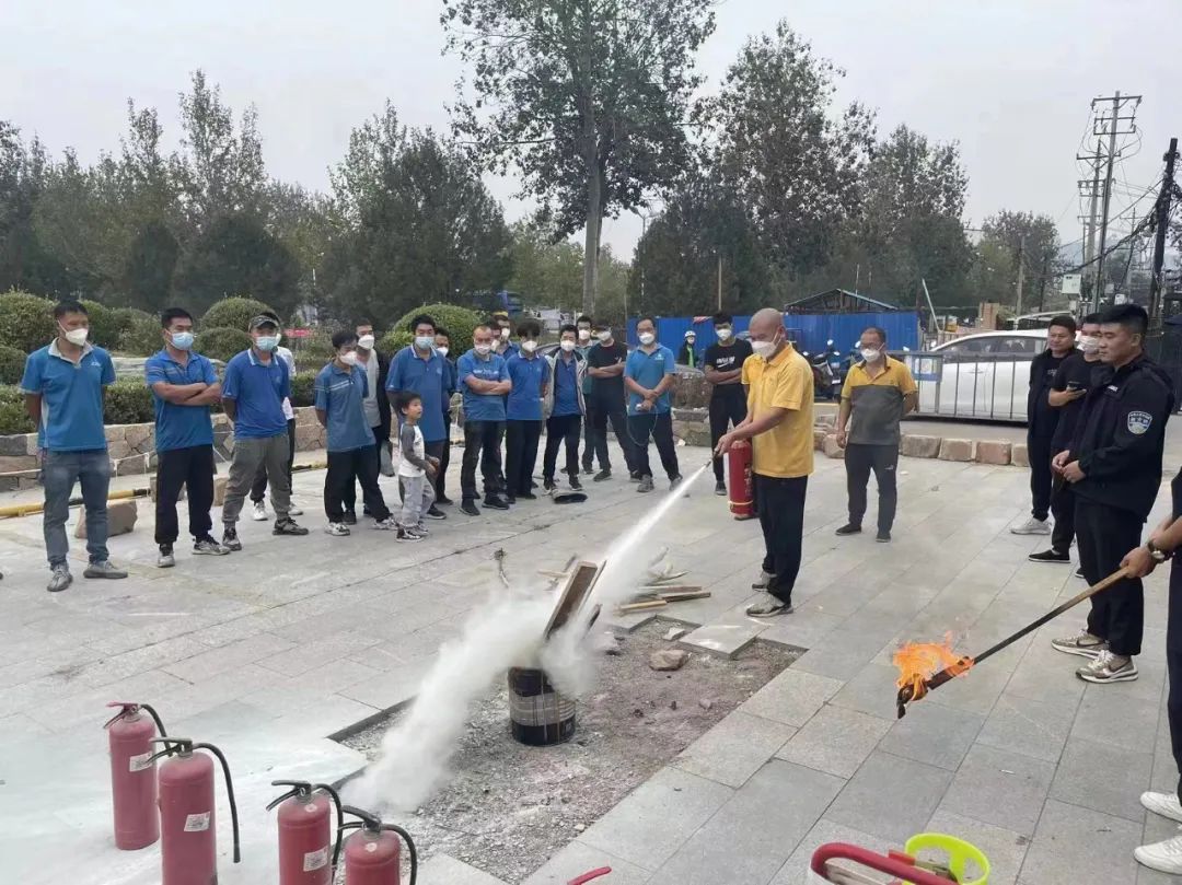 肖战默默守护的人是谁,是谁在默默守护你