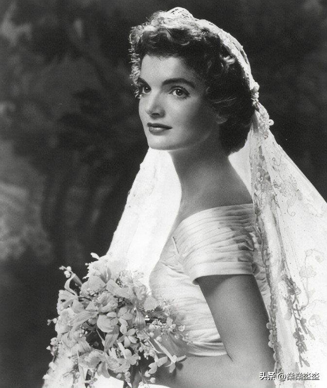 美貌杰奎琳,肯尼迪老婆杰奎琳与过去划清界限