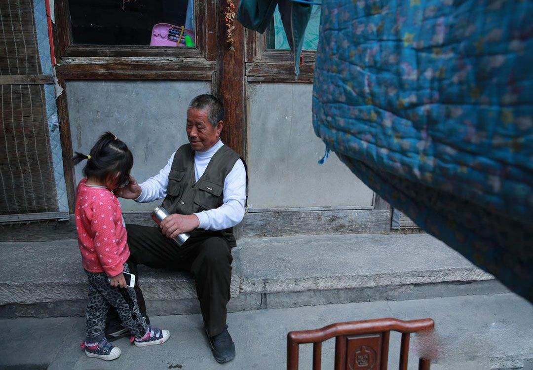 儿童性格内向如何引导社交,三岁宝宝性格内向如何变外向