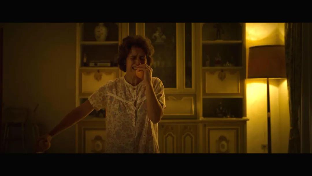 满屏美胸！三观震碎！意大利女人好敢