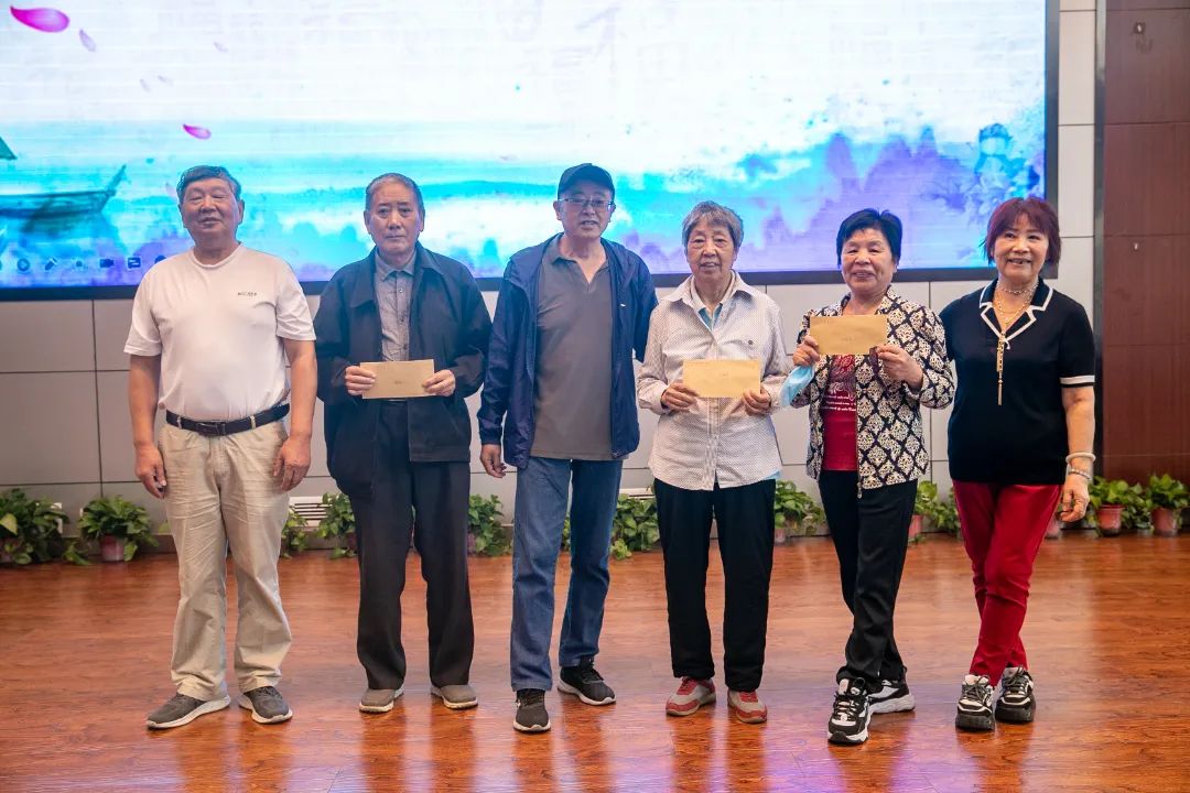 江北新区泰山小学：共庆金婚钻石婚，这所小学重阳节活动爱意满满