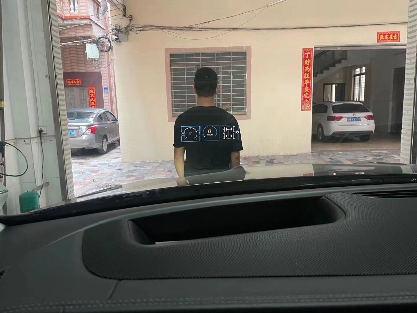 奔驰gle450手势控制展示,奔驰gle450hud安装教程