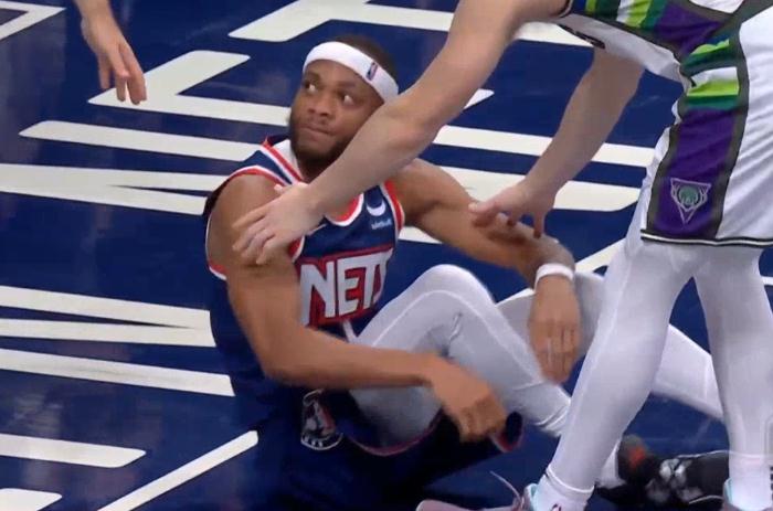 nba雄鹿恶犯集锦,nba争议