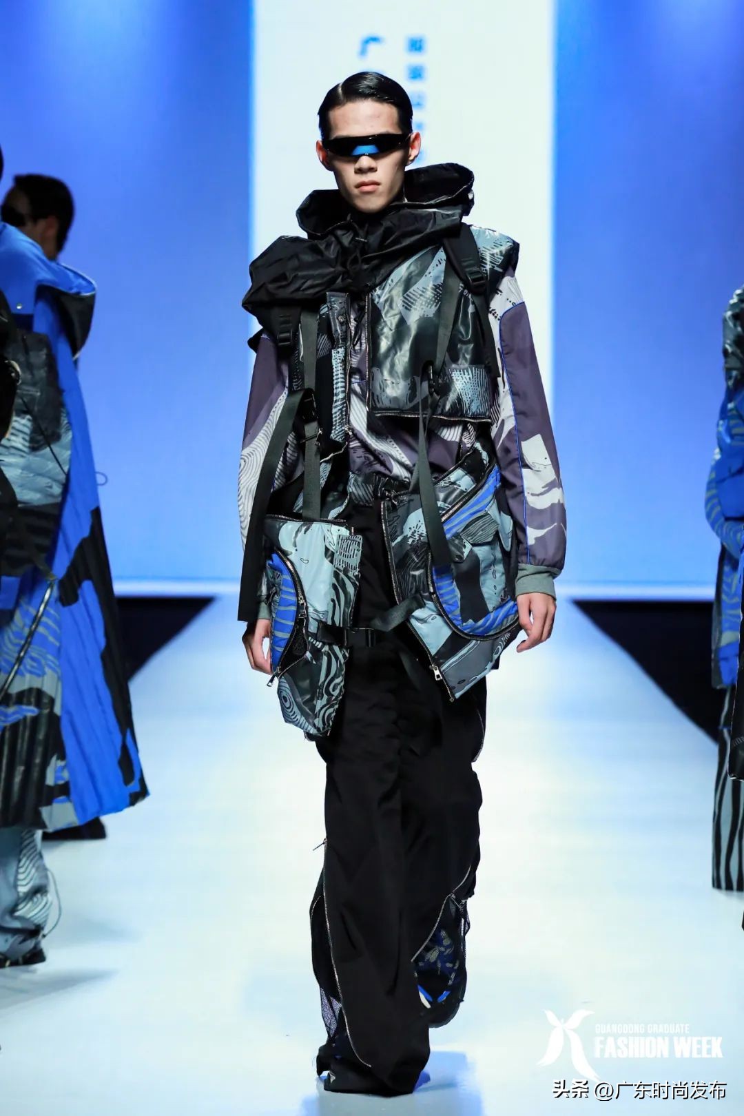 以设计致敬中国速度，广东职业技术学院服装设计毕业作品展演——2023中国（广东）大学生时装周