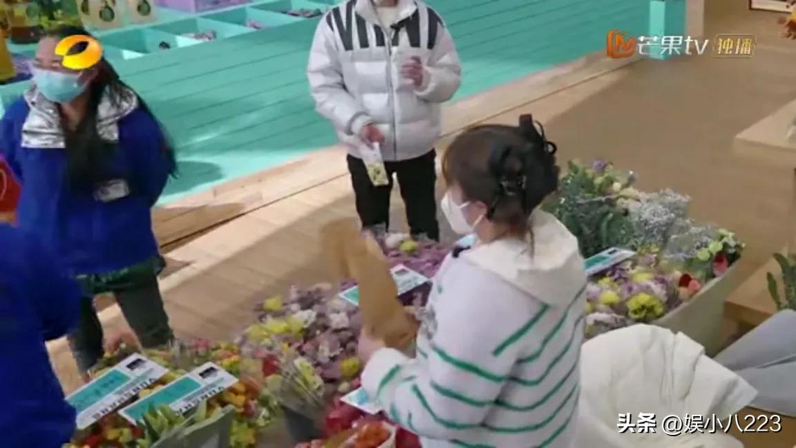 明星扎堆在农村开店，日赚一万，农村钱比城市好赚？