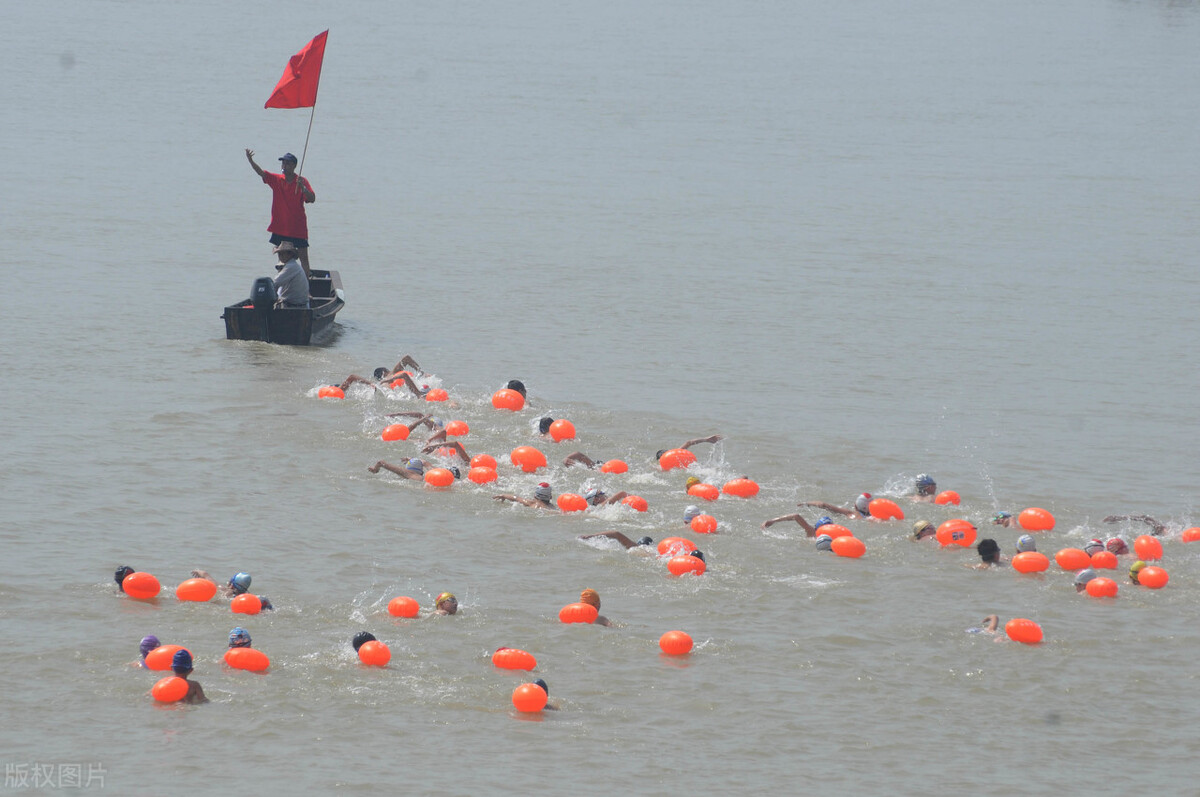 那些让你热血沸腾语录和经典诗词,青年振奋人心的现代诗词