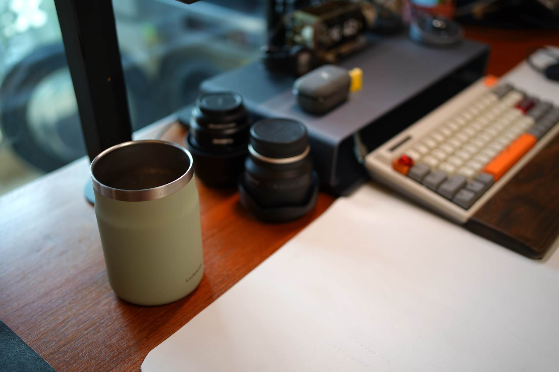 男人谁不喜欢一张大大的书桌,智芯1.8M实木升降桌那是真的爱