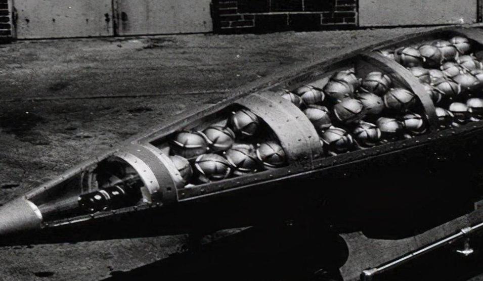 11日，军事冲突升级！美国想打世界大战？竟给乌军提供集束*弹炸**