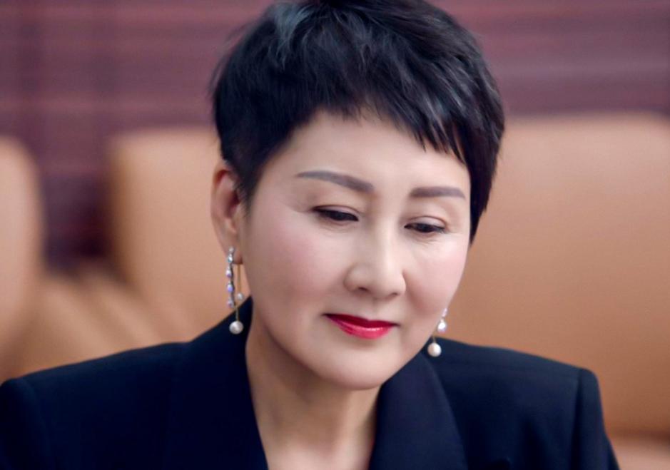 瞪眼咆哮,摇头晃脑,这6位演技被高估的“老戏骨”,该亮亮相了