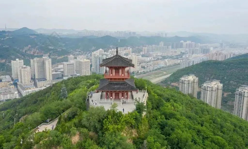 延安宝塔山简介,延安地标宝塔山