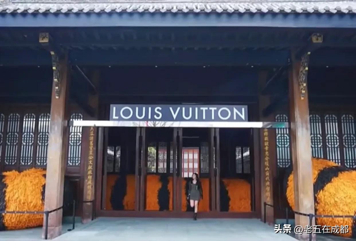 成都到布达拉宫旅游详细攻略,成都自驾张家界旅游详细攻略